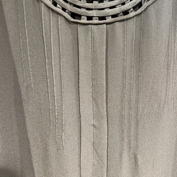 ZARA Woman blouse..satin type trim at neck and flounce at bottom size large - Picture 3 of 8